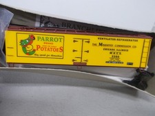 BRANCHLINE # 13703 ~ PARROT