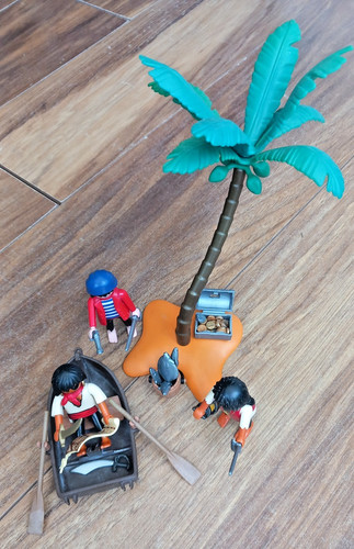 Playmobil pirate island with