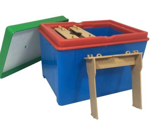 Rainbow queen rearing - rearing, mini