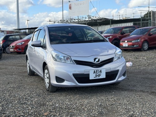Toyota yaris petrol auto - toyota,