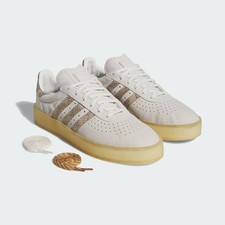 JS1712 KITH Ronnie Fieg Clarks