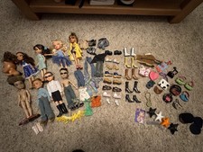Large Bundle Of Bratz Girls &