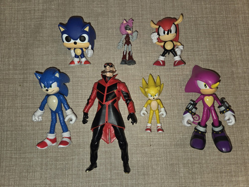 Sonic the hedgehog figure - sonic,