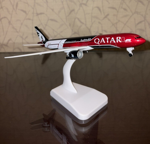 Qatar airways boeing 777 - qatar,