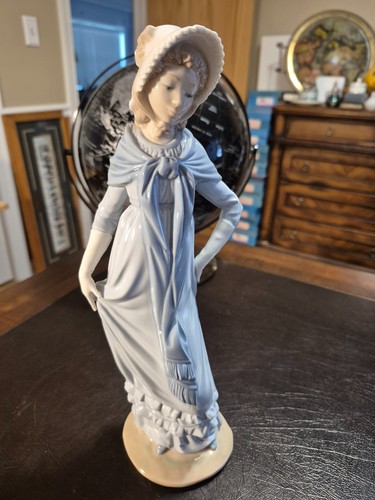 Lladro nao 290 lady - lady, with