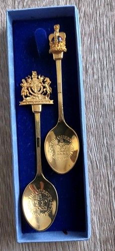 The queen 22ct gold 2002 - 22ct,