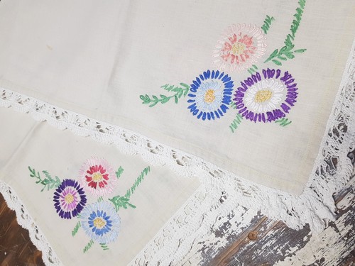 Embroidered crochet edge table - crochet,