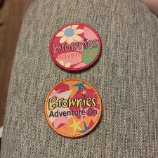 Girl Guiding Obsolete Brownie Adventure And Adventure On Woven 2 Badge Set