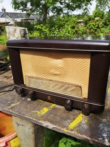 Vintage phillips radio - vintage,