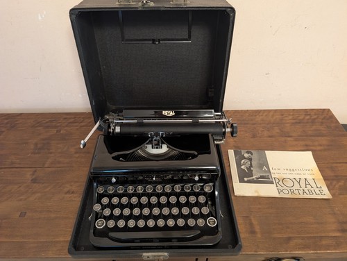 Vintage royal typewriter - vintage,