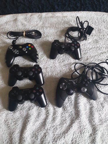 Job lot gaming controllers - 5x,
