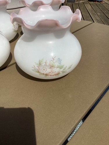 Vintage milk glass lamp - , shades