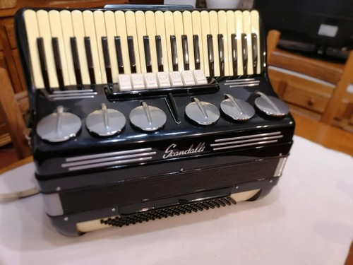 Scandalli 120 bass 5 - 120, 4/5