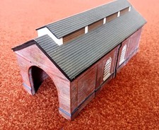 Bachmann Scenecraft Red Brick Single Road Engine Shed (44-007 OO )