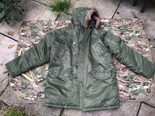 NEW (Vintage) GREEN - EXTREME COLD WEATHER Parka with Fur Hood Trim - Size XL