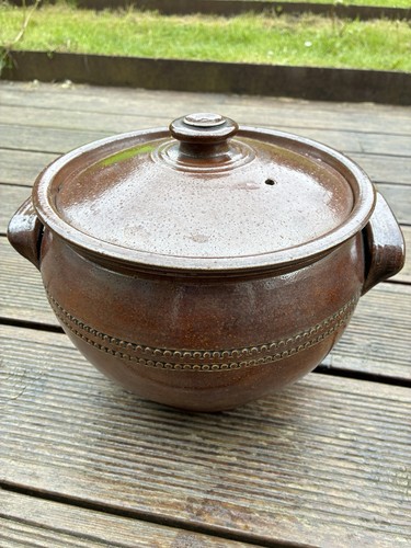 Vintage stoneware pot with lid - with,