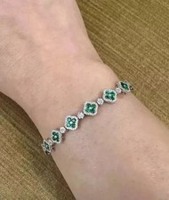 10 ct Round Simulated Emerald