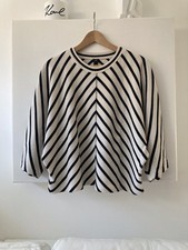 River Island  Border