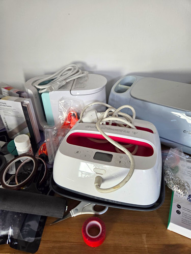 Cricut maker huge bundle - cricut,