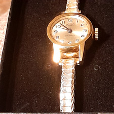 avia gold colour ladies