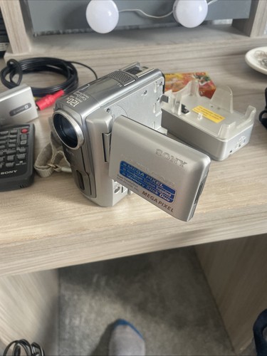 Sony handycam dcr pc109e pal - sony,