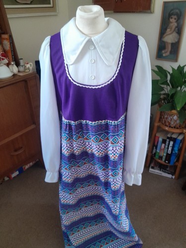 Vintage 1970s maxi dress - vintage, round