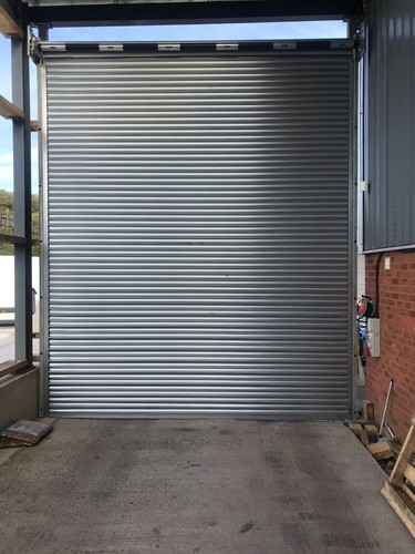Security roller shutter - ,
