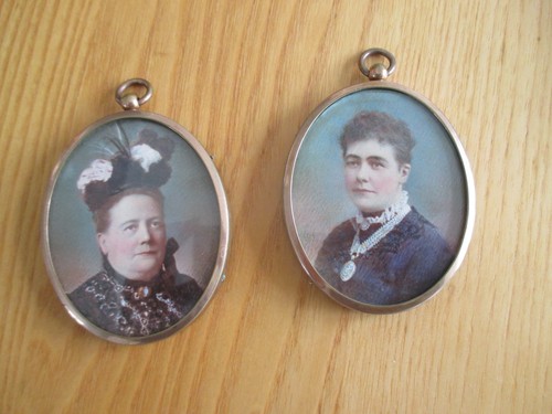 Victorian pair miniature - pair,