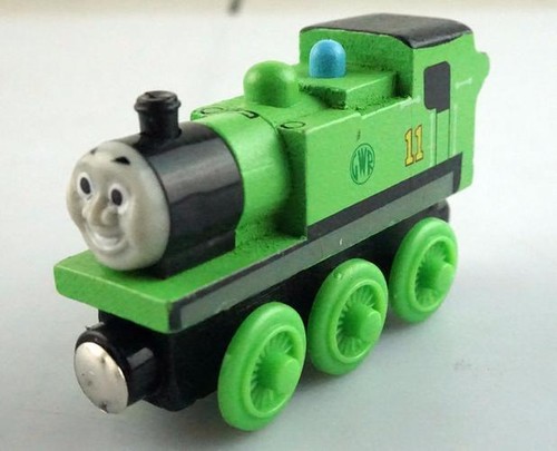 Oliver wooden magnetic train - oliver,