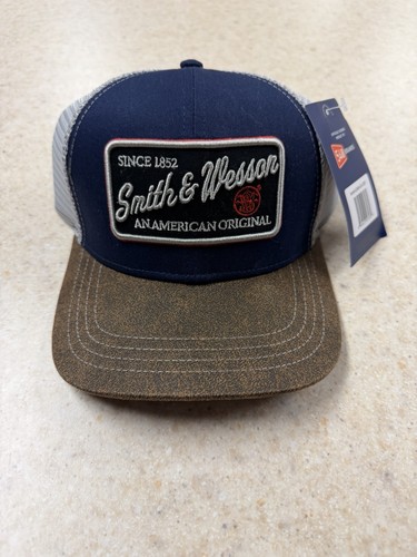 Smith and wesson snapback - &,