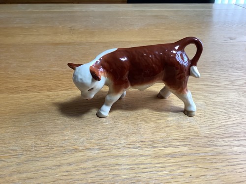 Small hereford calf figurine - small,