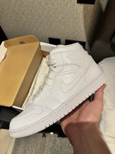 Jordan 1 Mid Triple White -