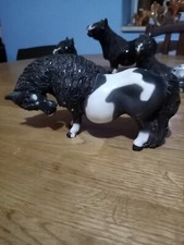 Cheval Ceramics Bowing Piebald Pony / Horse - Spaghetti Mane & Tail
