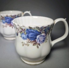 2 Royal Albert Moonlight Rose