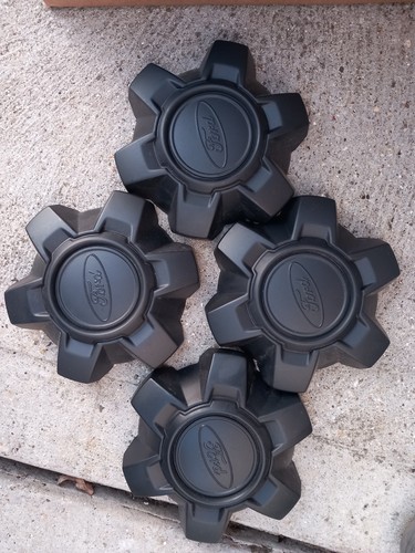 Studd centre cap for ford - 6,