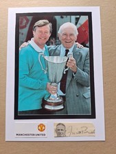 MATT BUSBY MANCHESTER UNITED LEGEND HAND-SIGNED CLUB-CRESTED PHOTOCARD (1)