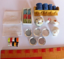 VINTAGE DOLLS HOUSE MINIATURES VARIOUS METAL KITCHEN JARS (FF)
