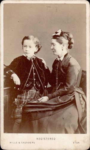 Mother child kilt studio hills - mother,