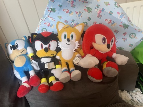 Sonic the hedgehog plush toy - sonic,