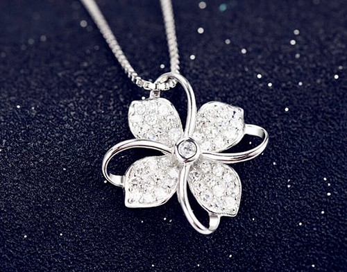 Clover crystal pendant - clover,