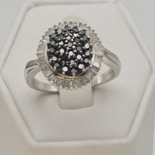 Signed black white diamond - f,