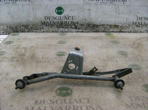 Front windscreen wiper linkage - front,