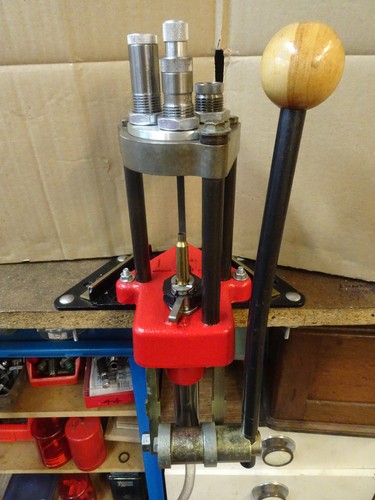 Reloading lee classic cast - reloading,