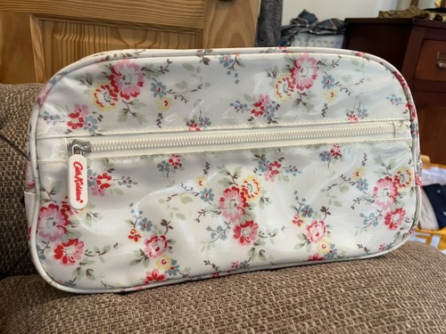 Cath kidston toiletry bag - kidston,