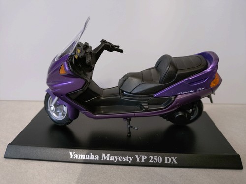 Maisto yamaha mayesty - 1:18,