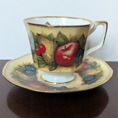 Queen fine bone china teacup - queen's,