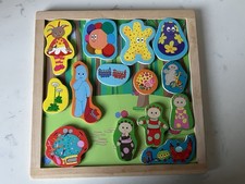 In The Night Garden ITNG Double Sided Magnetic Board + 14 Illustrated Magnets
