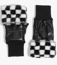  Pia Rossini  Women Gemma