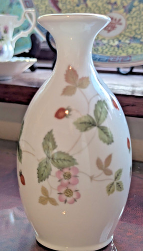 Wedgwood wild strawberry - wild,