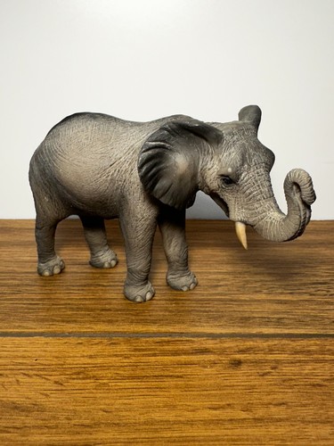 Elephant ornament figurine